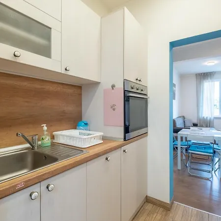 Apartment Lovely Brand New 2 Bdrm Apt.